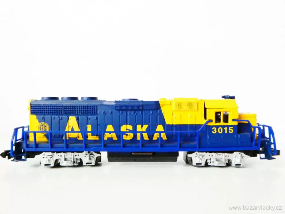 N BACHMANN 63598 Dieselová lokomotiva ALASKA 3015 PĚKNÝ STAV OSVĚTLENÁ v originální krabičce včetně výplní