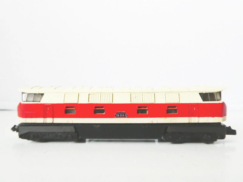 N PIKO Dieselová lokomotiva BR 118 059-5 DR PĚKNÝ STAV
