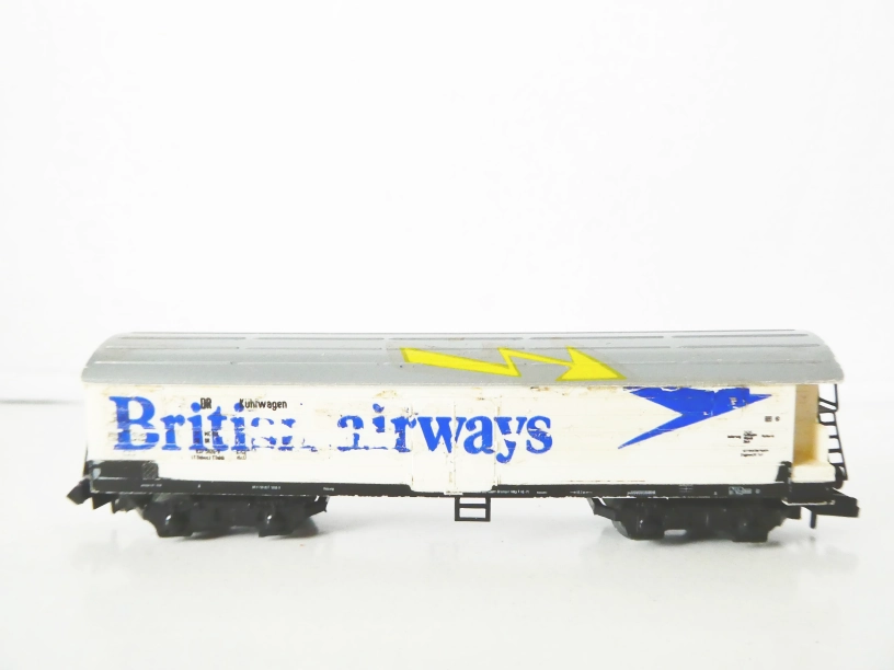 N PIKO Chladírenský vůz Kühlwagen DR (obtisky British airways)
