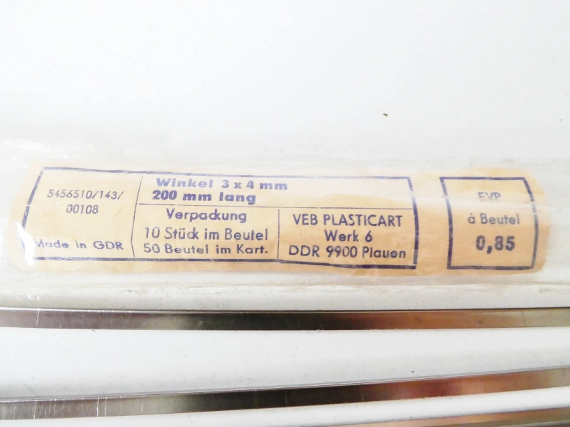 VEB PLASTICART Kovové profily 3 x 4 mm SET 10 ks (Délka: 8 ks 200 mm a 2 ks 120 mm)