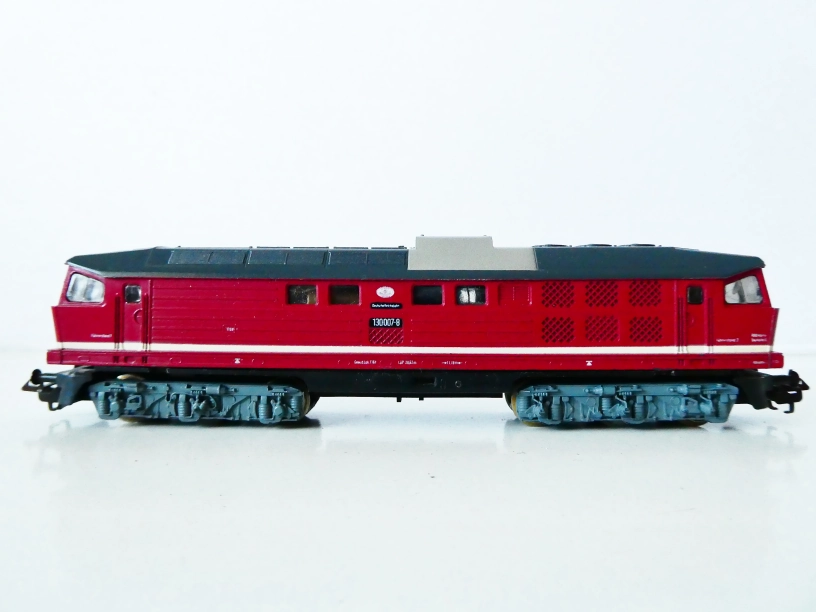 TT ZEUKE Dieselová lokomotiva BR 130 007-8 DR