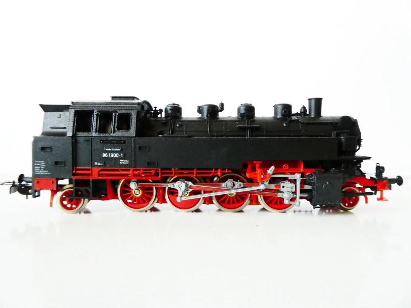 H0 PIKO Parní lokomotiva BR 86 1800-1 DR