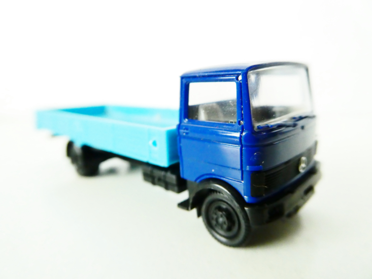 H0 HERPA Nákladní automobil Mercedes valník