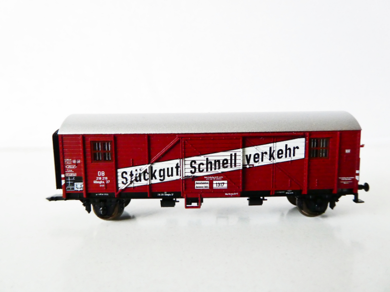 N MINITRIX 15111 Nákladní vůz krytý Stückgut Schnellverkehr - část soupravy