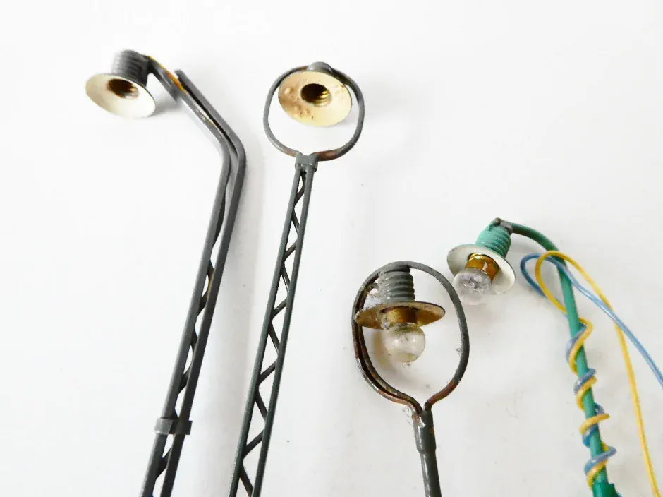 H0 MIX SET 6 ks Elektrické lampy (vše, co je na foto)