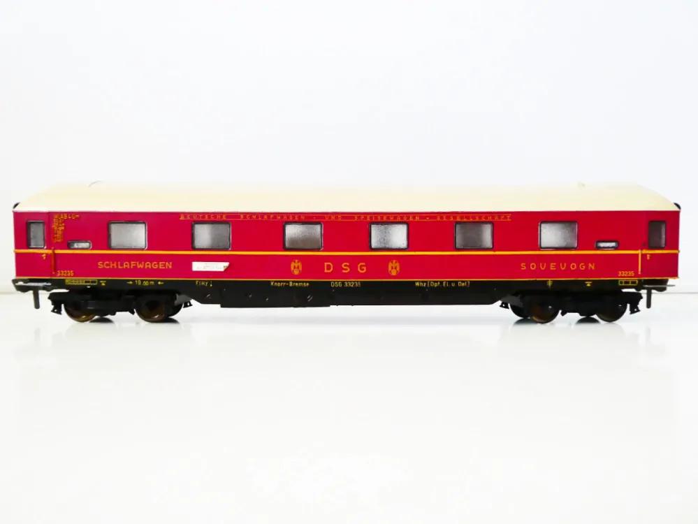 H0 FLEISCHMANN Lůžkový vůz 33235 DSG OSVĚTLENÝ
