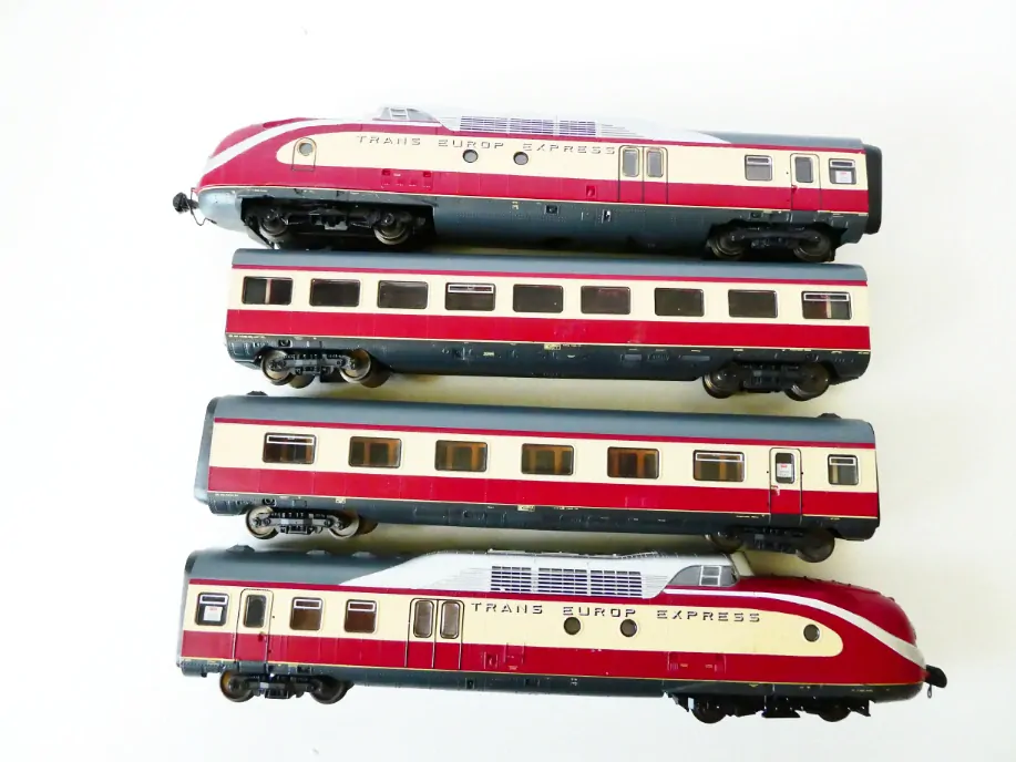 H0 ROCO 43011 Dieselová souprava BR 601 TEE TRANS EUROPA EXPRESS OSVĚTLENÁ TOP STAV NEPOUŽÍVANÁ v orig. krabici