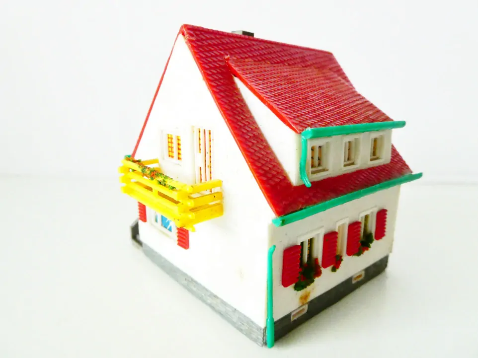 TT Rodinný dům s balkónem a schodištěm