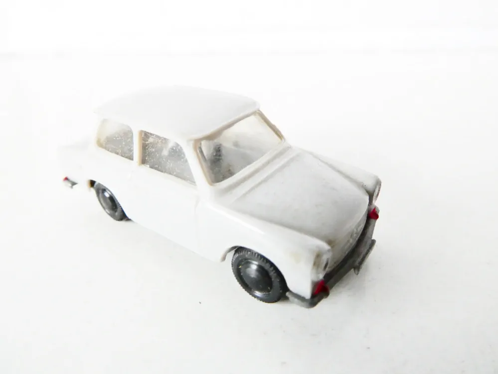 H0 Osobní automobil TRABANT 601 šedý