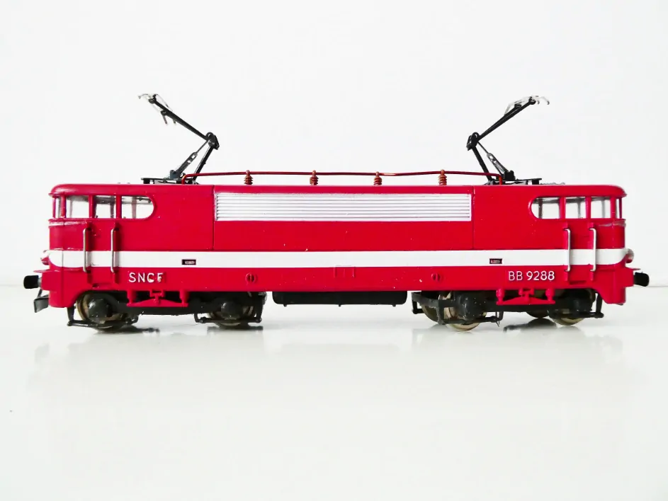 H0 JOUEF 8331 Elektrická lokomotiva BB 9288 SNCF OSVĚTLENÁ TOP STAV NEPOUŽÍVANÁ v krabičce