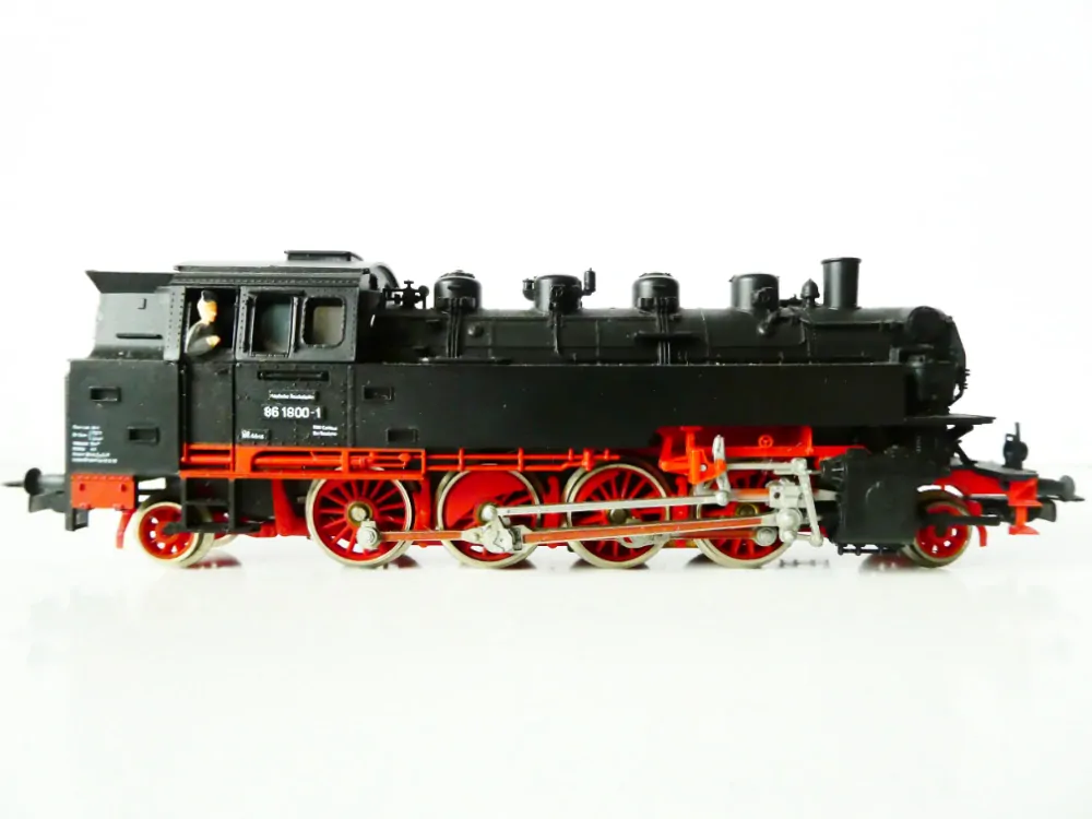 H0 PIKO Parní lokomotiva BR 86 1800-1 DR TOP STAV NEPOUŽÍVANÁ v orig. krabičce (s mašifírou na obou stranách)