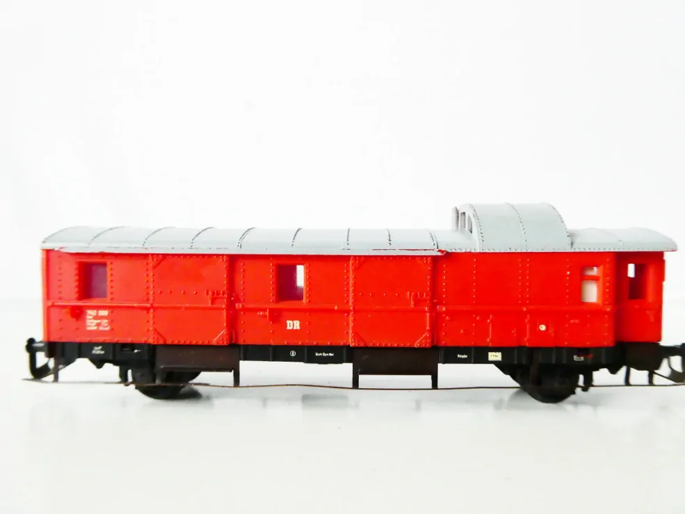TT BTTB Služební zavazadlový vůz 50 50 93 DR červený
