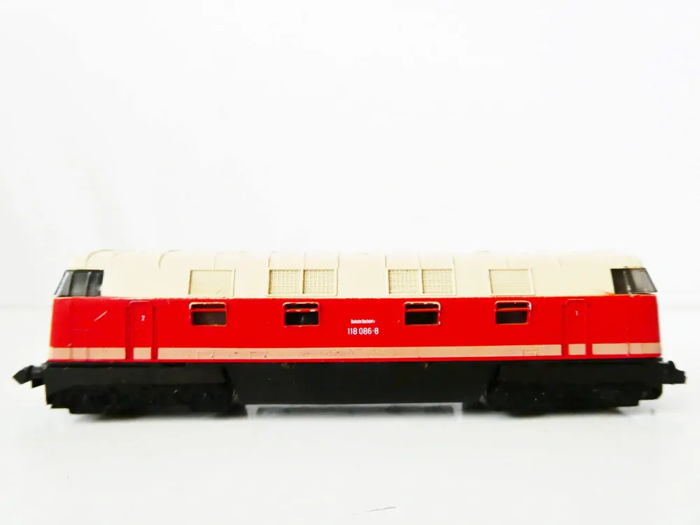 N PIKO Dieselová lokomotiva BR 118 086-8 DR TOP STAV