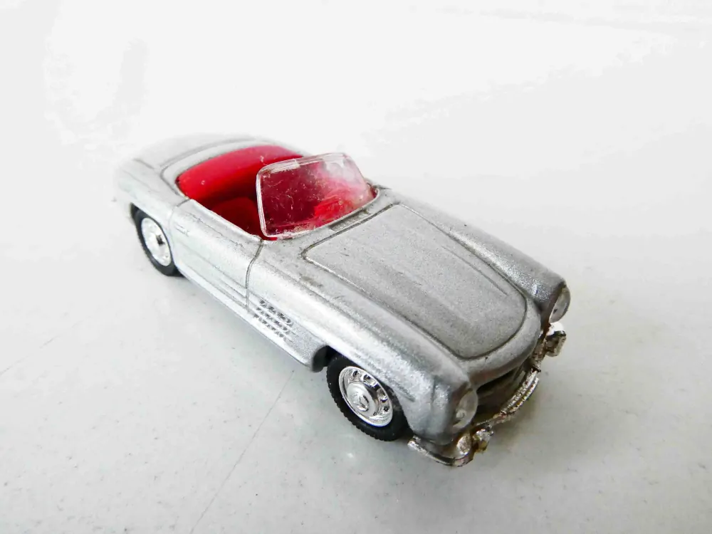 H0 H0 Osobní automobil Mercedes Cabriolet stříbný TOP STAV
