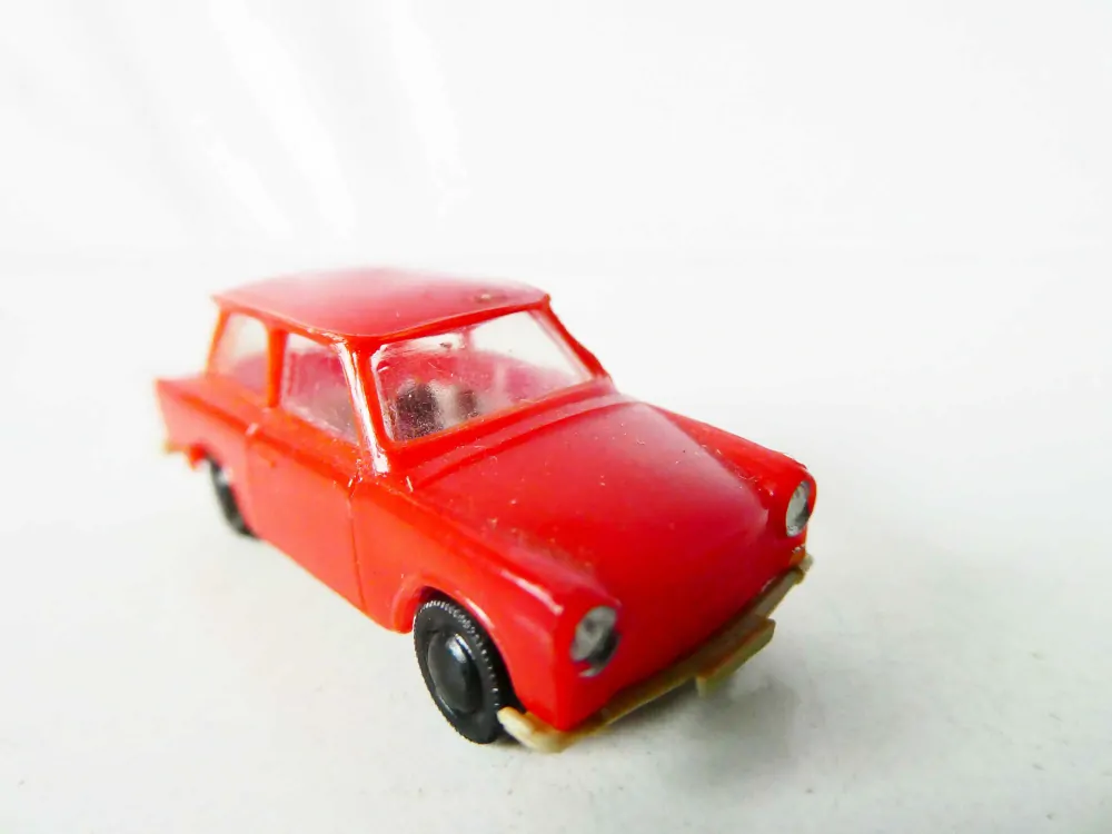 H0 Osobní automobil TRABANT 601 červený