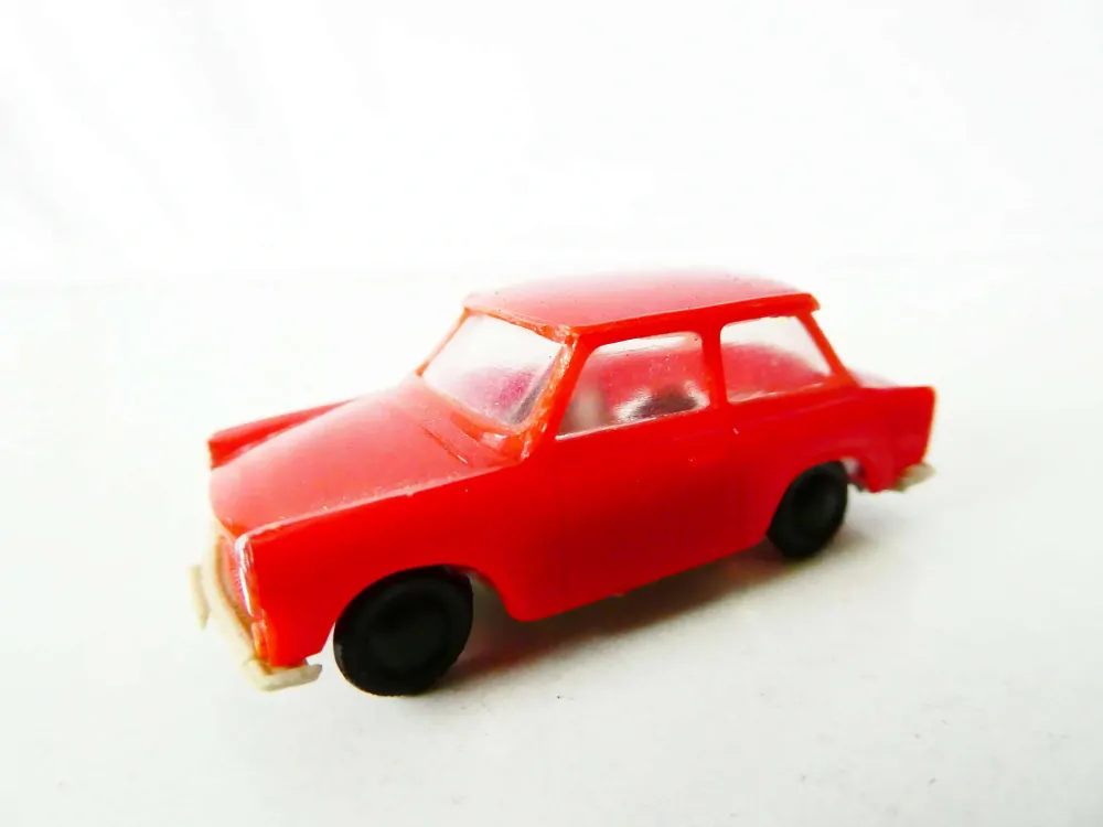 H0 Osobní automobil TRABANT 601 červený