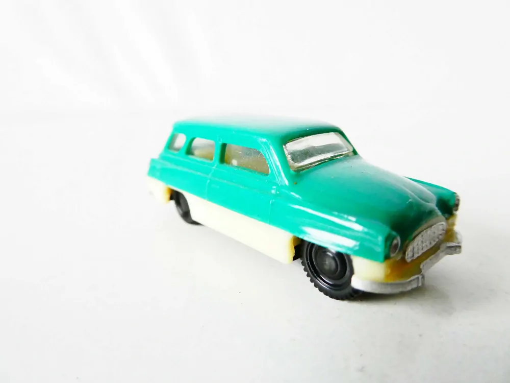 H0 Osobní automobil ŠKODA KOMBI