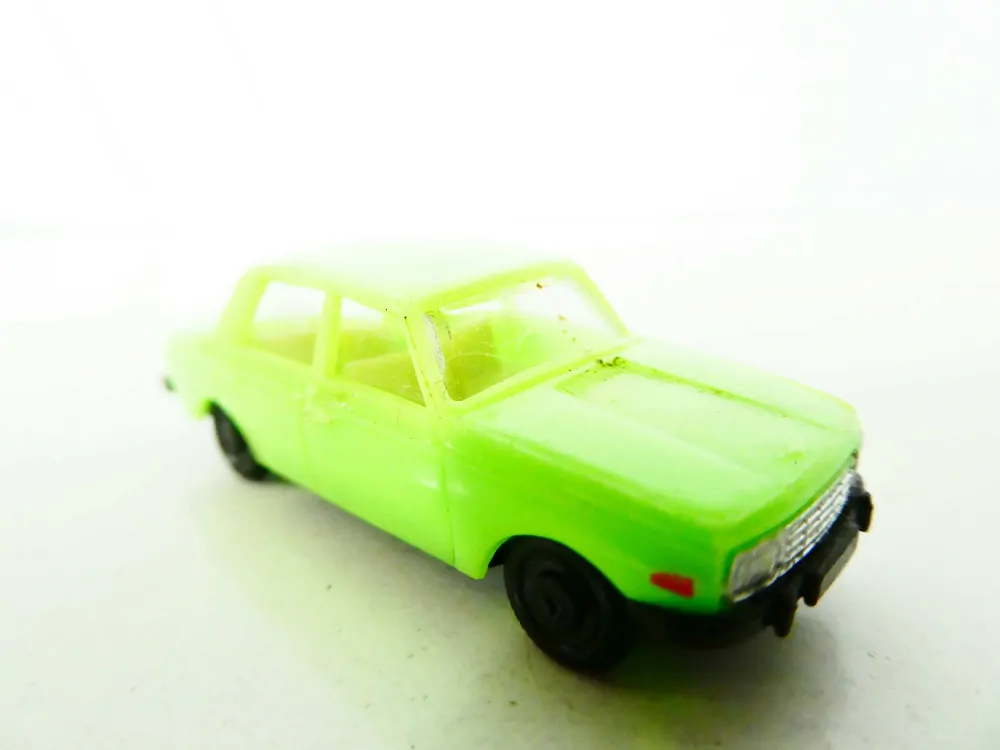 H0 Osobní automobil Wartburg 353 světle zelená