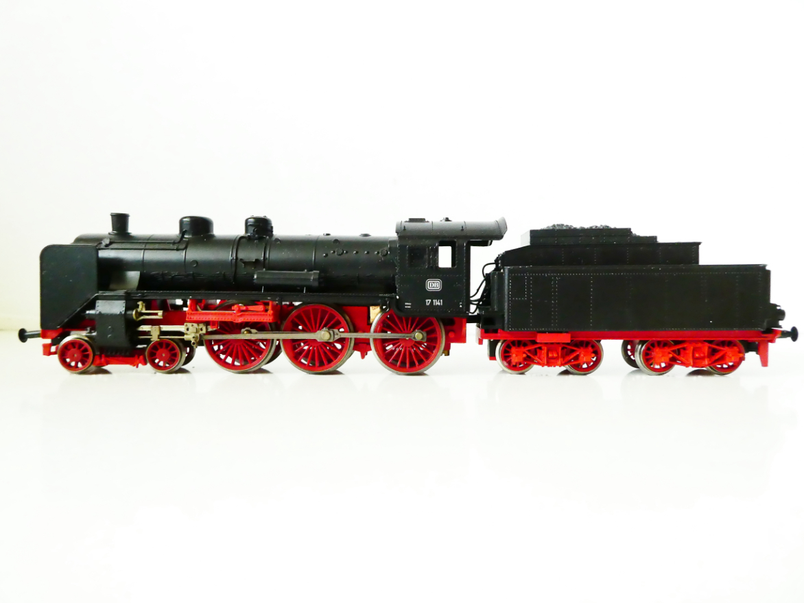 H0 PIKO Parní lokomotiva BR 56 2719 s tendrem DR  s doplňky OSVĚTLENÁ PĚKNÝ STAV