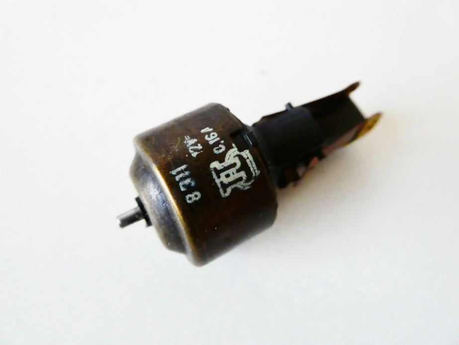 TT ZEUKE/BTTB Motor do lokomotivy 8311 - funkční s uhlíky