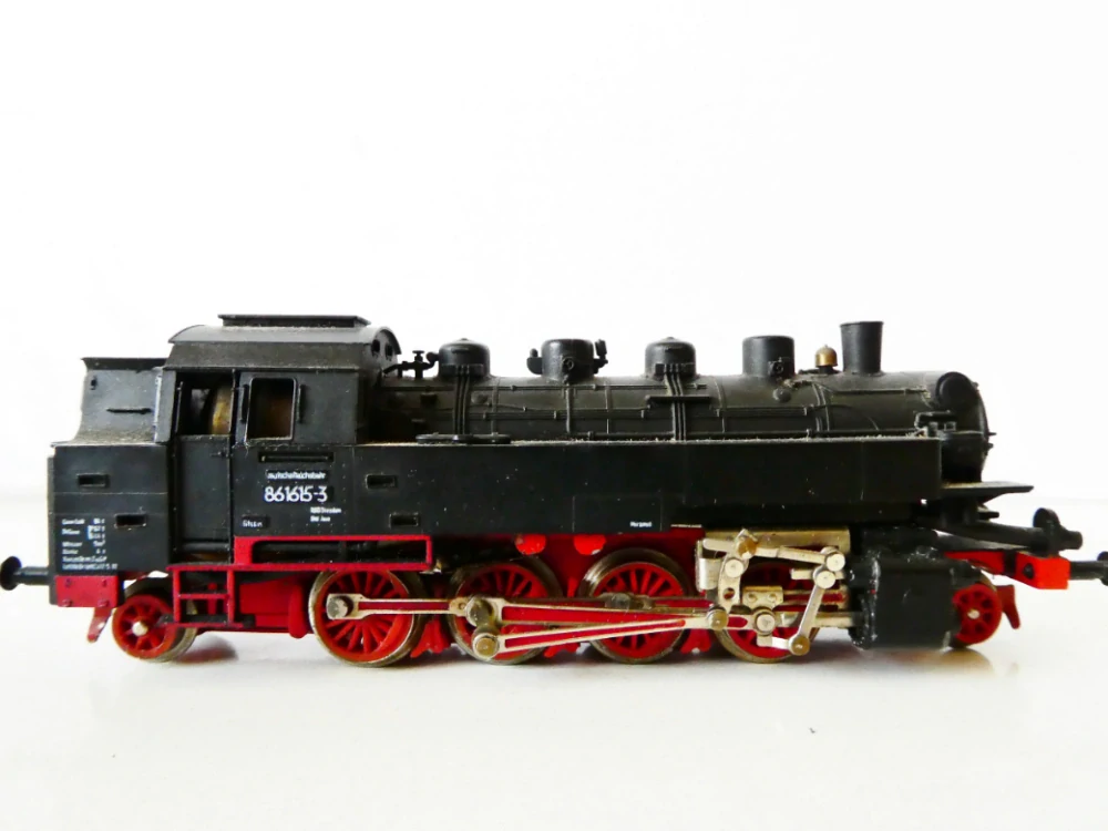 TT BTTB Parní lokomotiva BR 86 1615-3 DR OSVĚTLENÁ v krabičce