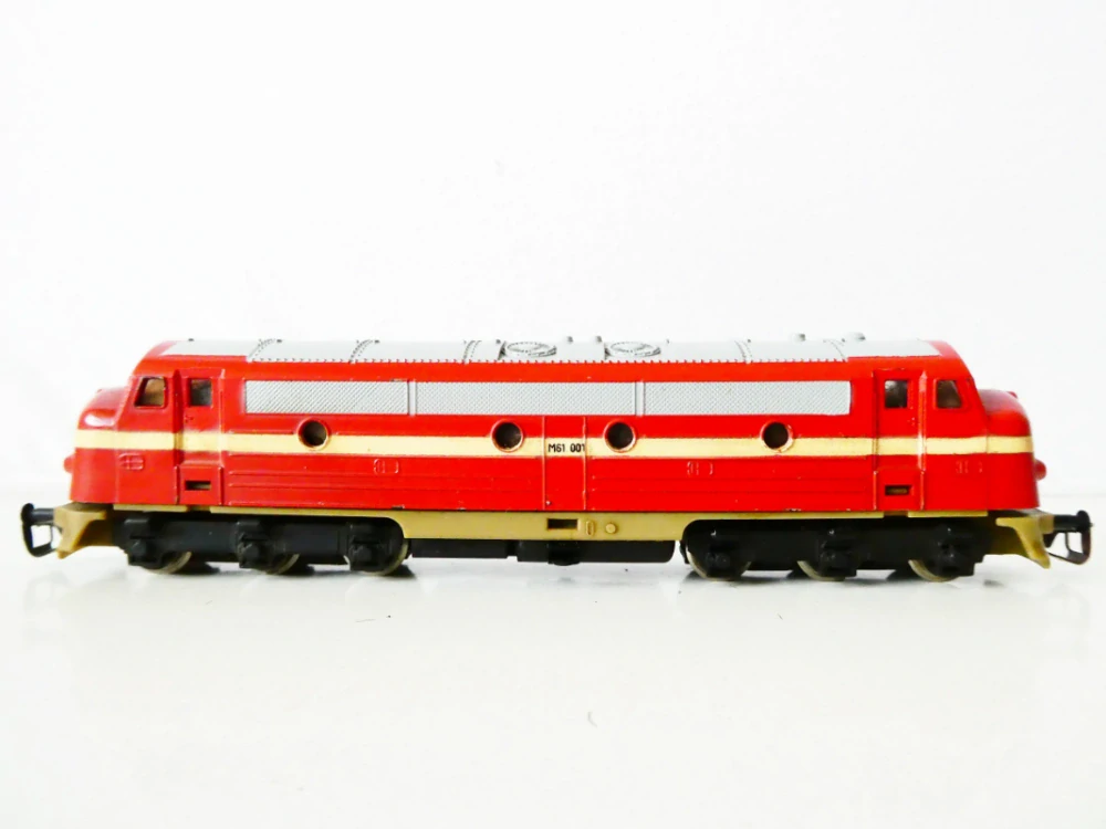 TT BTTB Dieselová lokomotiva NOHAB M61 001 OSVĚTLENÁ PĚKNÝ STAV