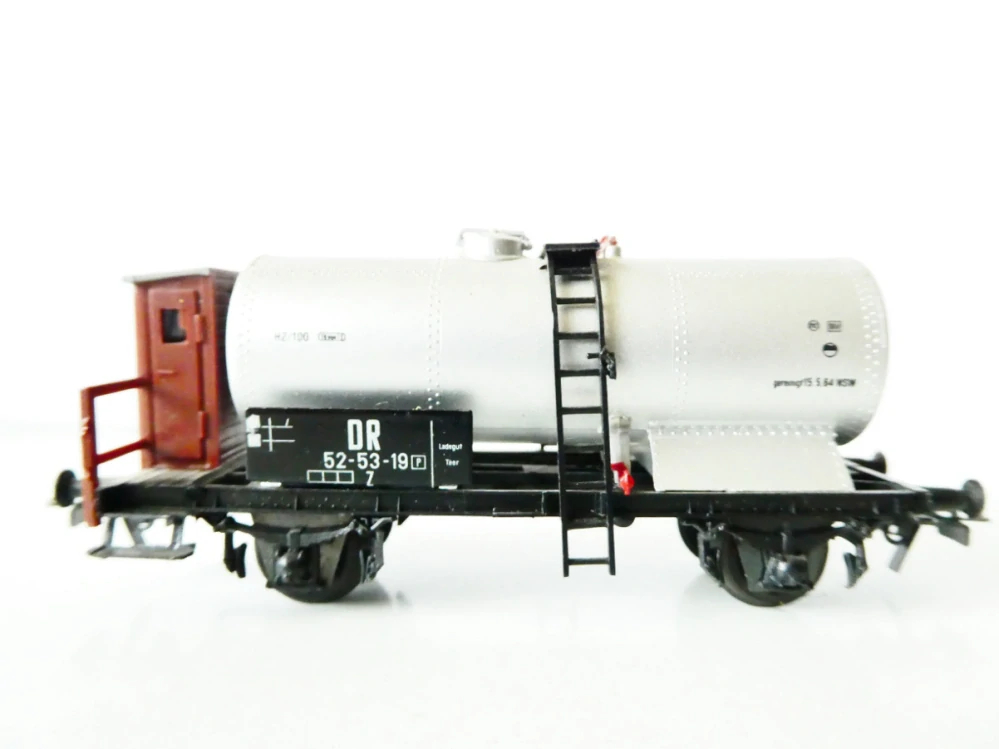 H0 SCHICHT Cisternový vůz DR 52-53-19 s budkou DR PĚKNÝ STAV