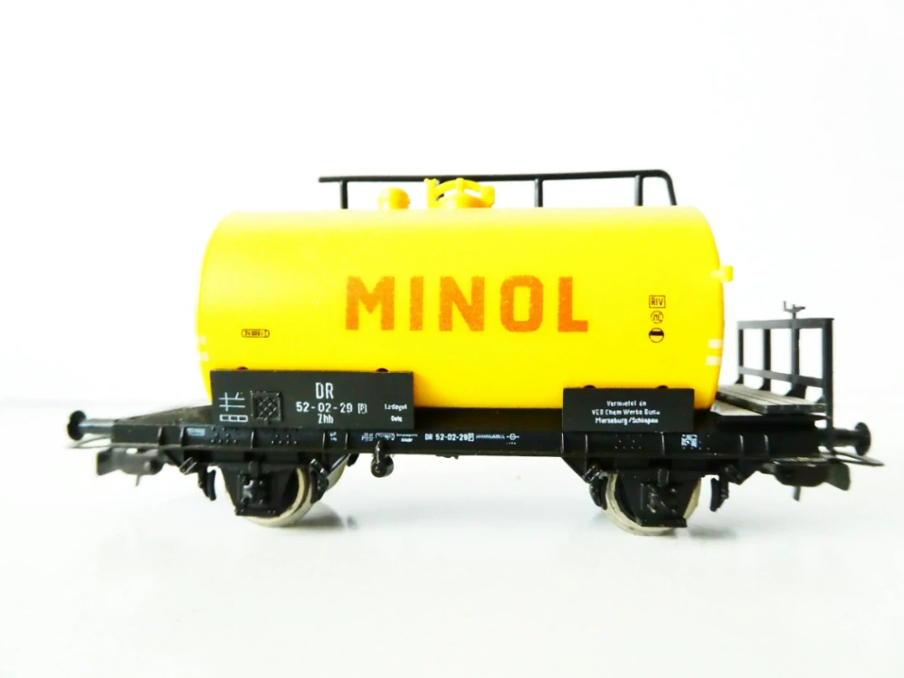 H0 PIKO Cisternový vůz MINOL 52-02-29  DB