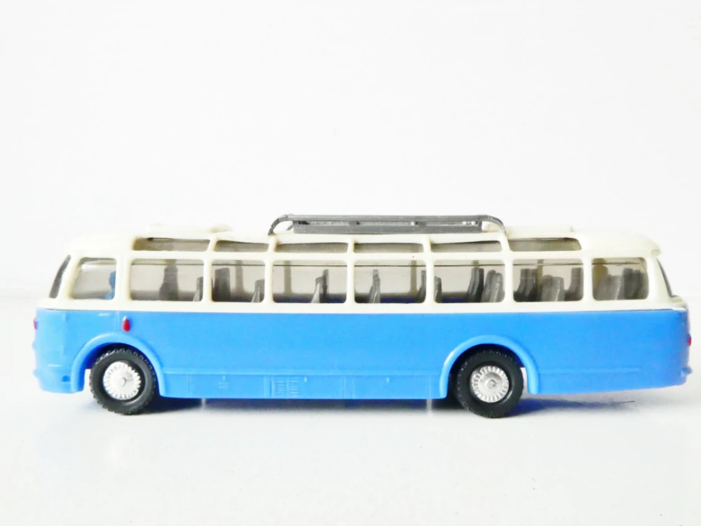 H0 Autobus modrý se střešní zahrádkou PĚKNÝ STAV