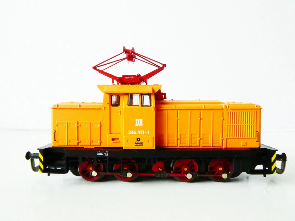 TT JATT/TILLIG 10607 Elektrická lokomotiva BR 346 911-1 DR OSVĚTLENÁ TOP STAV NEPOUŽÍVANÁ