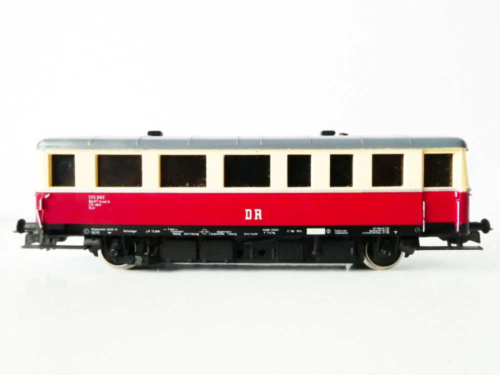 H0 PIKO Motorový vůz VT 135 062 DR PĚKNÝ STAV