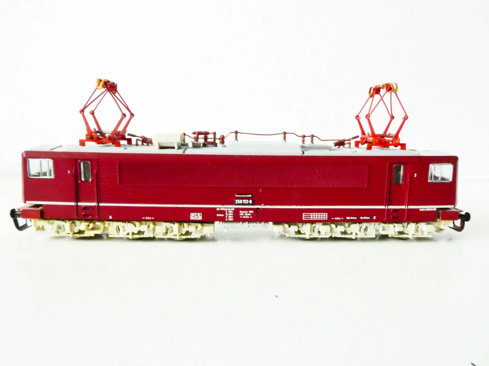 TT BTTB Elektrická lokomotiva BR 250 112-0 DR OSVĚTLENÁ PĚKNÝ STAV v orig. krabičce s návodem