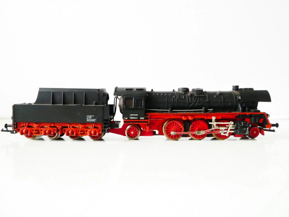 TT ZEUKE Parní lokomotiva BR 35 1111 DR s tendrem OSVĚTLENÁ PĚKNÝ STAV v krabičce