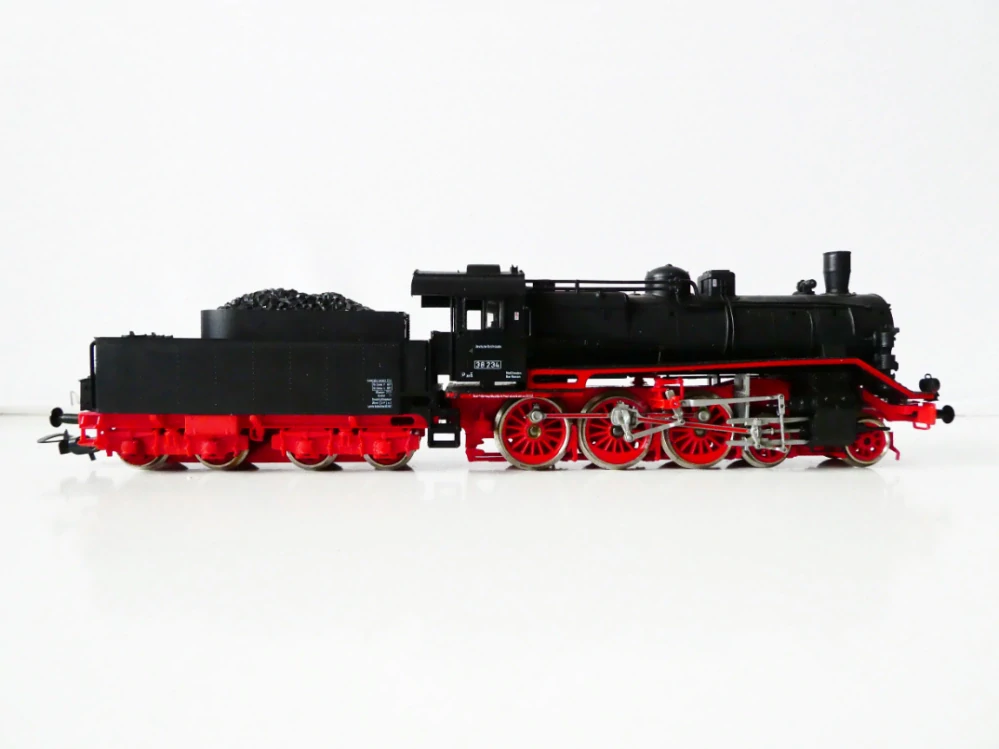 H0 PIKO Parní lokomotiva BR 38 234 DR NA SEŘÍZENÍ (JEDE, SVÍTÍ, ale nutný servis)