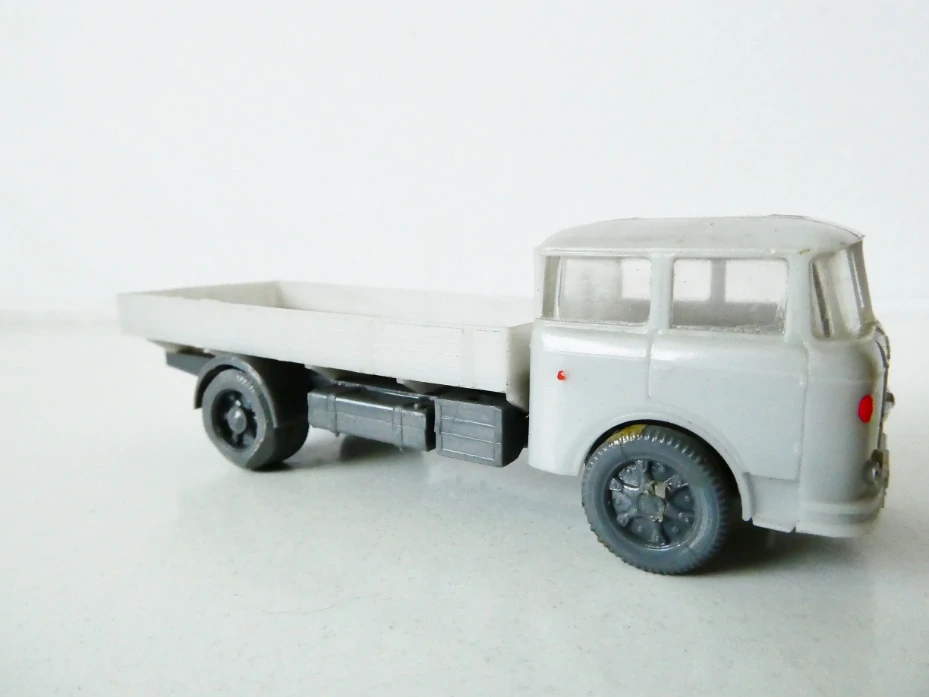 H0 Nákladní automobil ŠKODA šedý - dlouhý valník