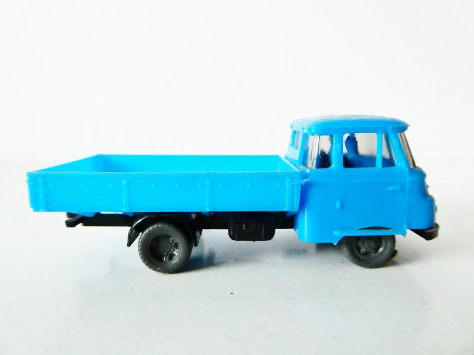 H0 Nákladní automobil ROBUR s řidičem - krátký valník