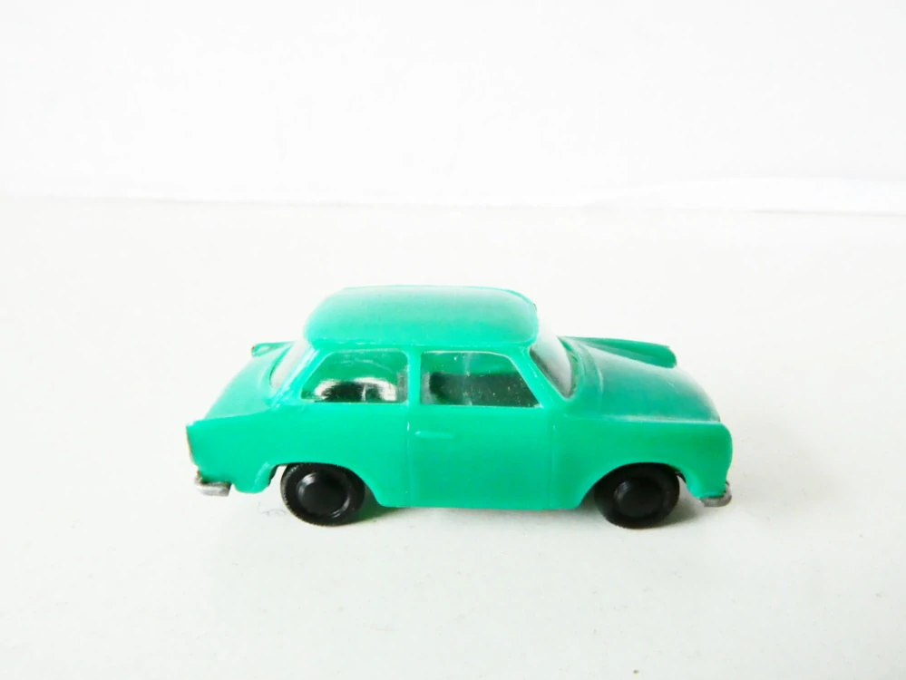 H0 Osobní automobil Trabant 601 zelený PĚKNÝ STAV