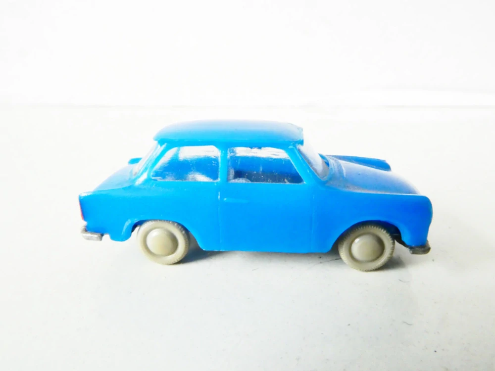 H0 Osobní automobil Trabant 601 modrý PĚKNÝ STAV