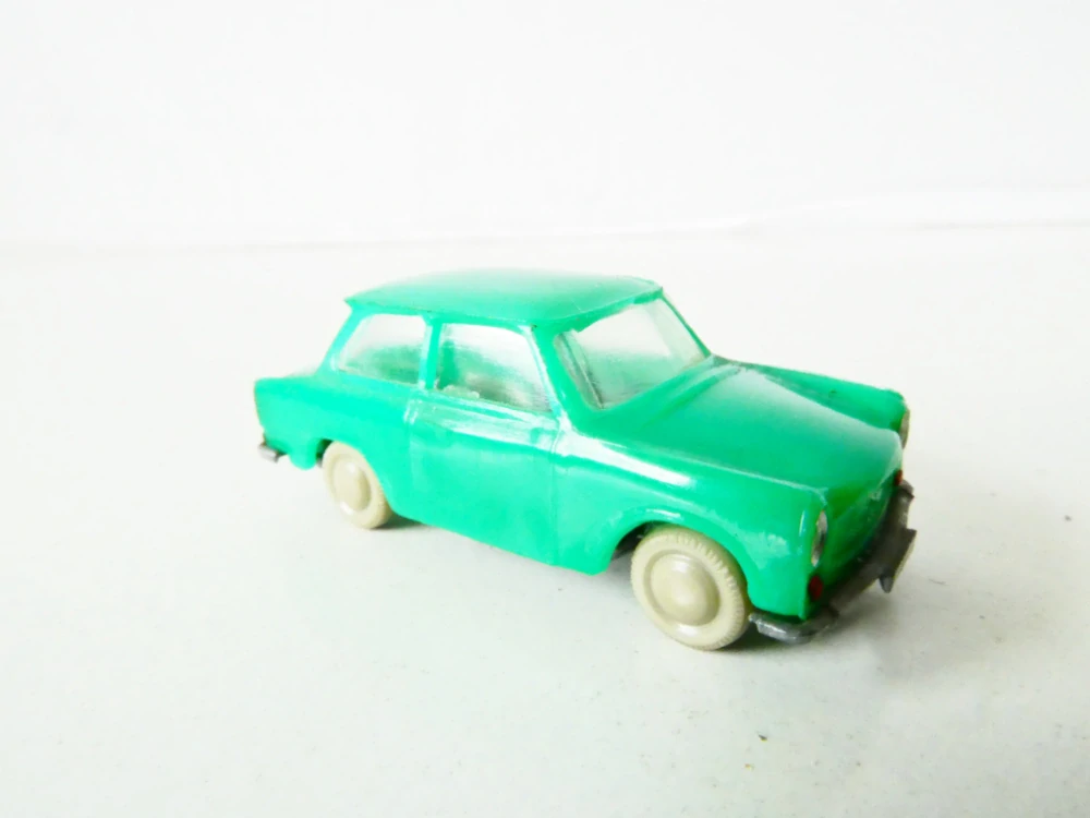 H0 Osobní automobil Trabant 601 zelený PĚKNÝ STAV