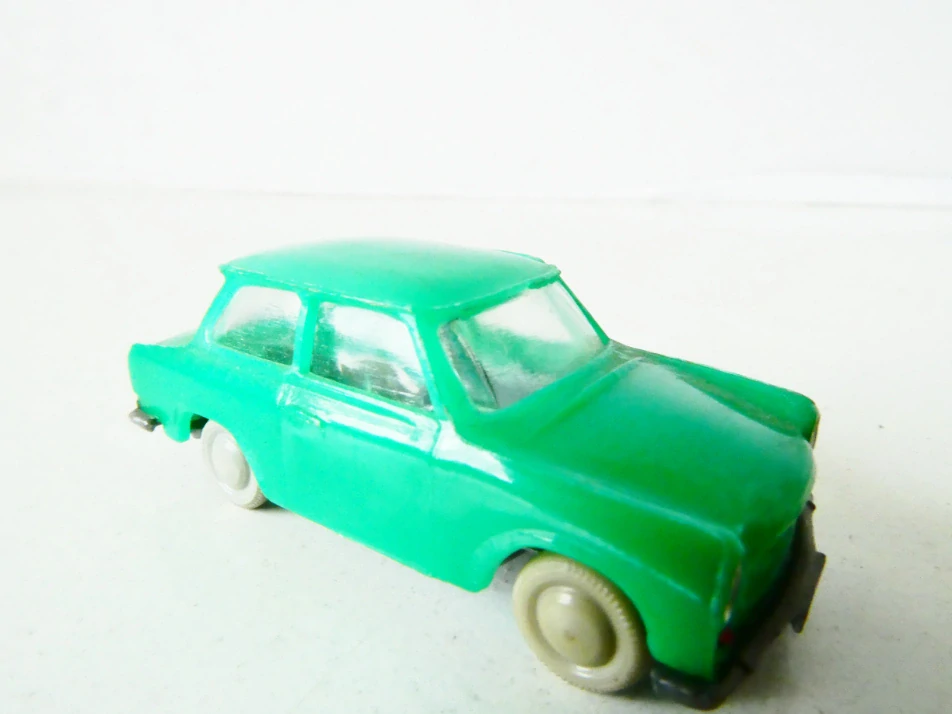 H0 Osobní automobil Trabant 601 zelený PĚKNÝ STAV