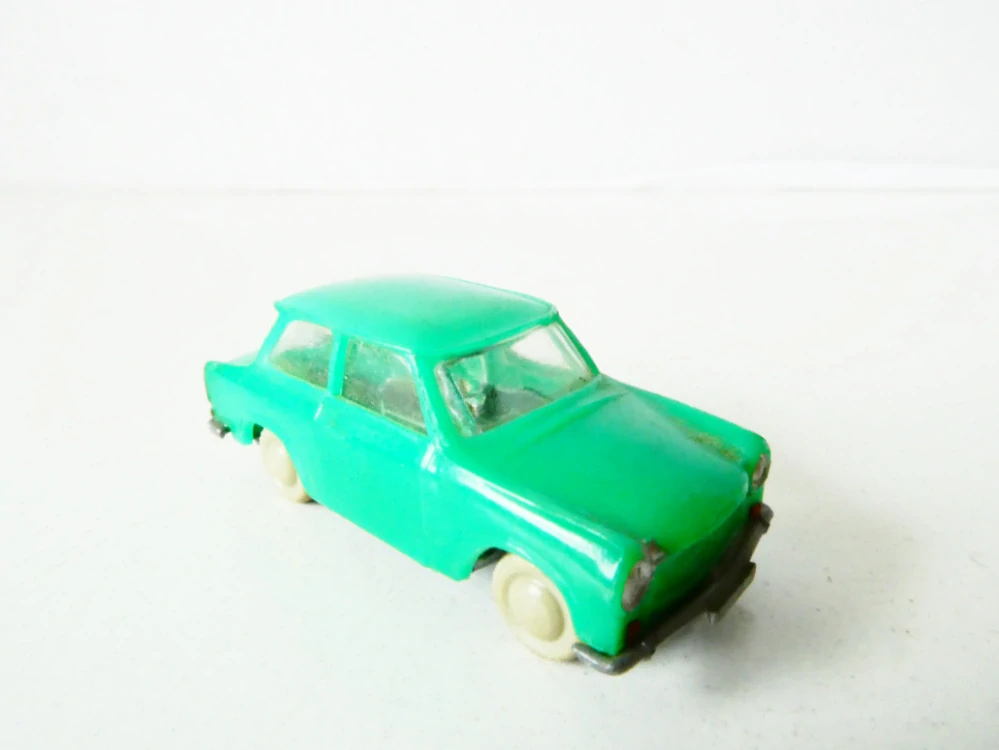 H0 Osobní automobil Trabant 601 zelený PĚKNÝ STAV