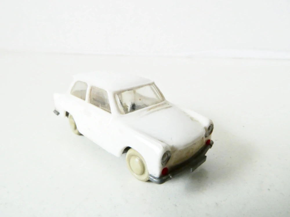 H0 Osobní automobil Trabant 601 bílý PĚKNÝ STAV