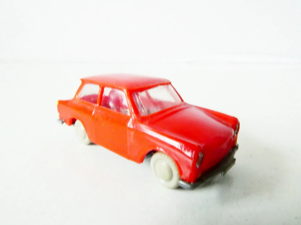 H0 Osobní automobil Trabant 601 červený PĚKNÝ STAV