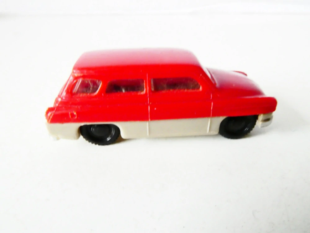 H0 Osobní automobil ŠKODA KOMBI