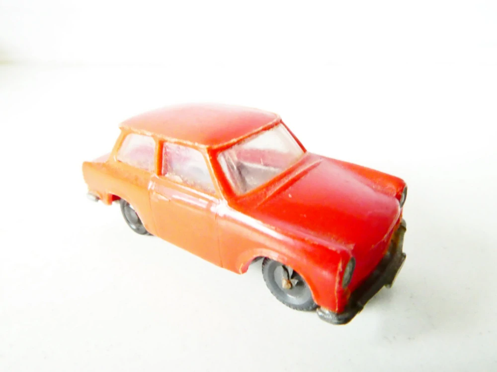 H0 Osobní automobil Trabant 601 červený PĚKNÝ STAV