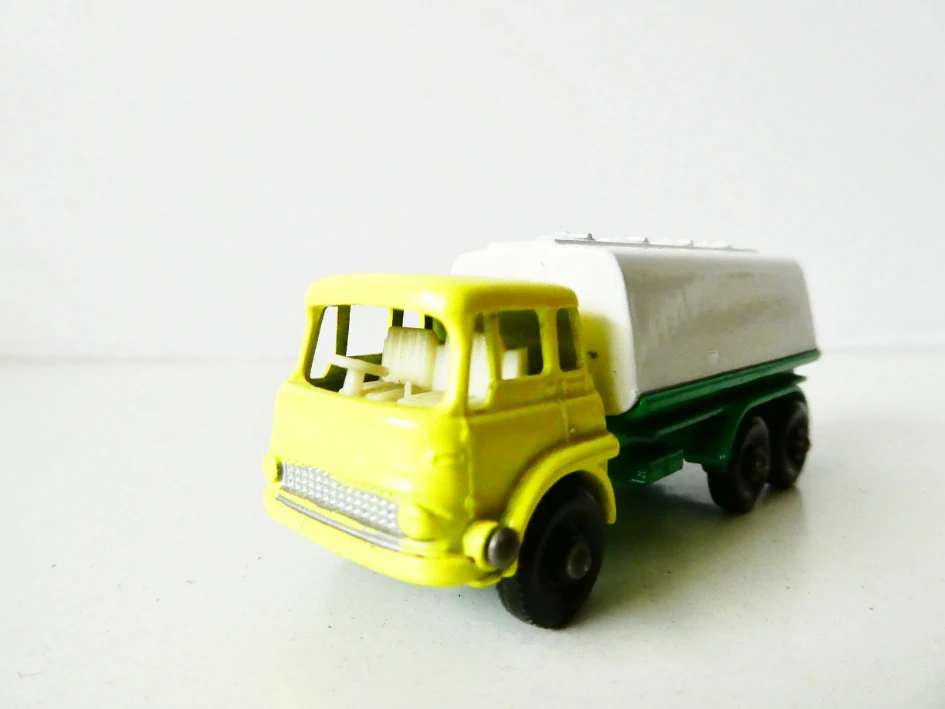 H0 BY LESNEY Nákladní automobil PATROL TANKER