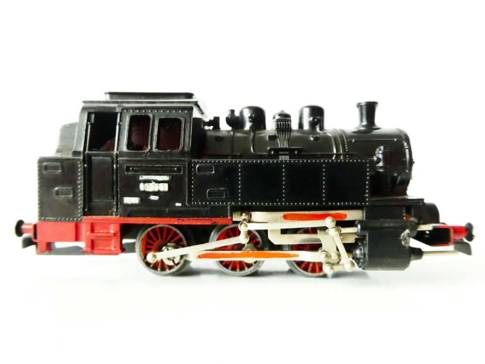H0 PIKO Parní lokomotiva BR 80 2101 DR OSVĚTLENÁ PĚKNÝ STAV