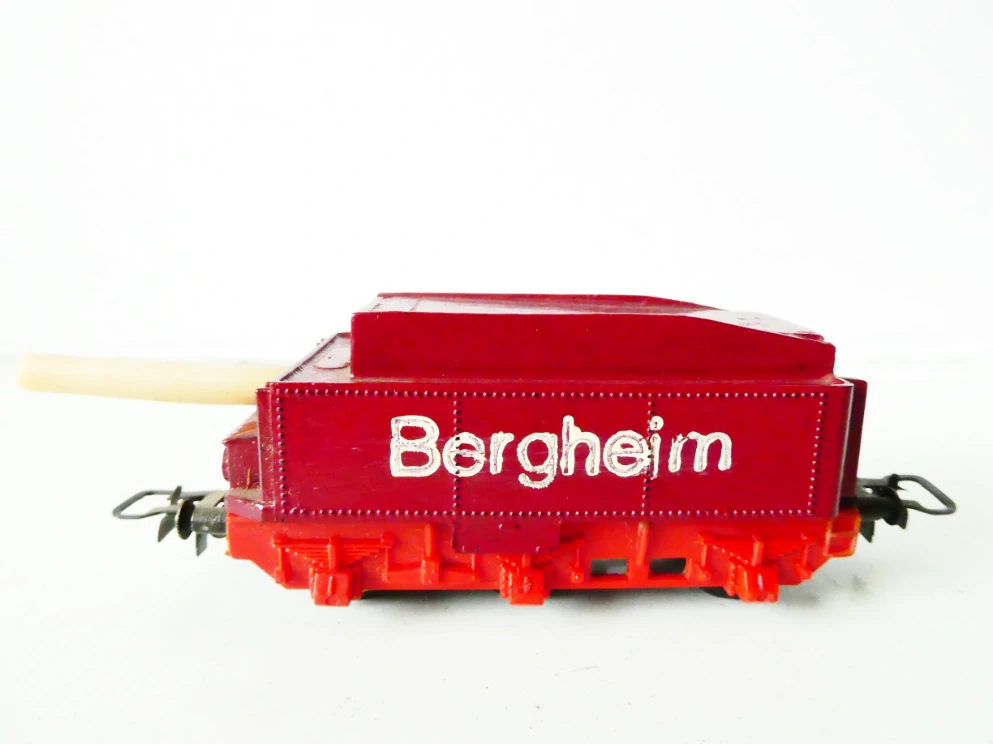 H0 PIKO Náhradní tendr přebarvený na červeno (požární vůz) Bergheim Feuerlöschzug