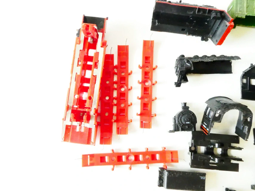 TT ZEUKE/BTTB MIX Náhradní díly a zbytky - vše, co je na foto