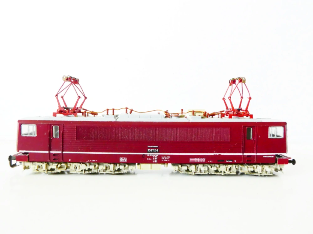 TT BTTB Elektrická lokomotiva BR 250 112-0 DR OSVĚTLENÁ PĚKNÝ STAV v orig. krabičce s průvodním listem